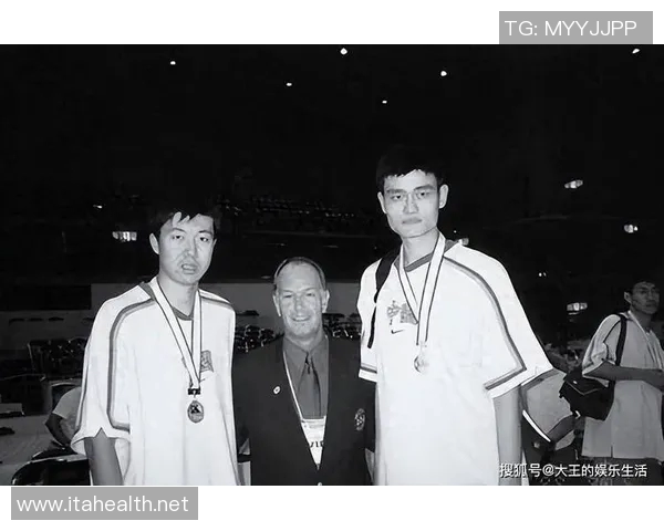 王治郅姚明双双退役中国篮球新时代的开启与辉煌回忆 王治郅姚明双双退役中国篮球新时代的开启与辉煌回忆