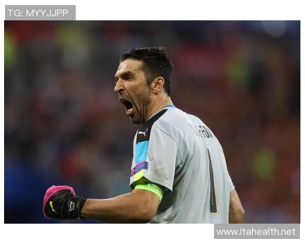 意大利街头热情亲吻足球明星视频引发网友热议与欢笑 意大利街头热情亲吻足球明星视频引发网友热议与欢笑