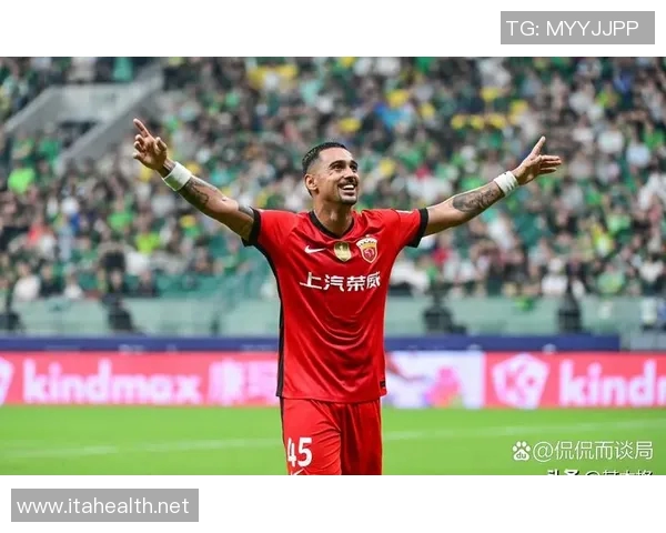 足球明星与裁判幽默互动引发全场欢笑瞬间回顾 足球明星与裁判幽默互动引发全场欢笑瞬间回顾