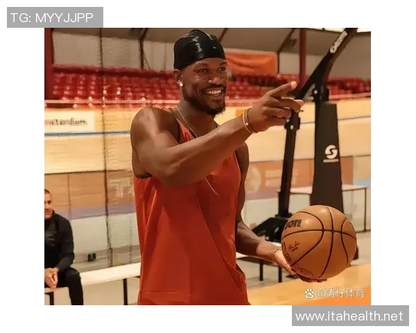 吉米巴特勒领衔热火队奋战季后赛展现超强领导力与拼搏精神