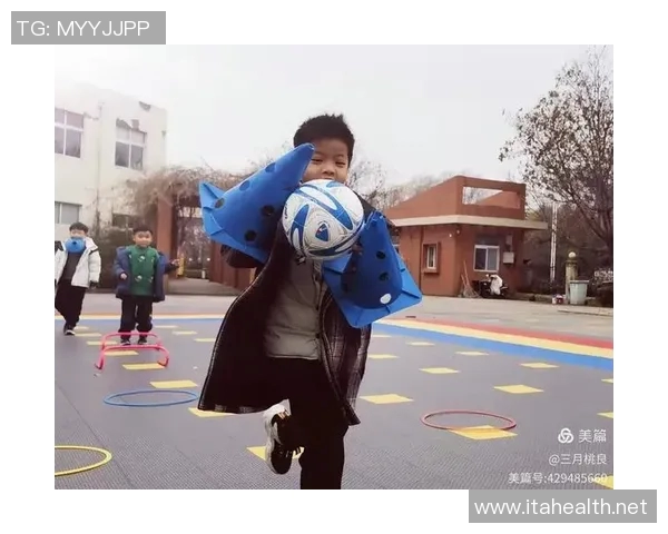 幼儿园足球明星手工活动启蒙孩子运动兴趣与创造力的完美结合